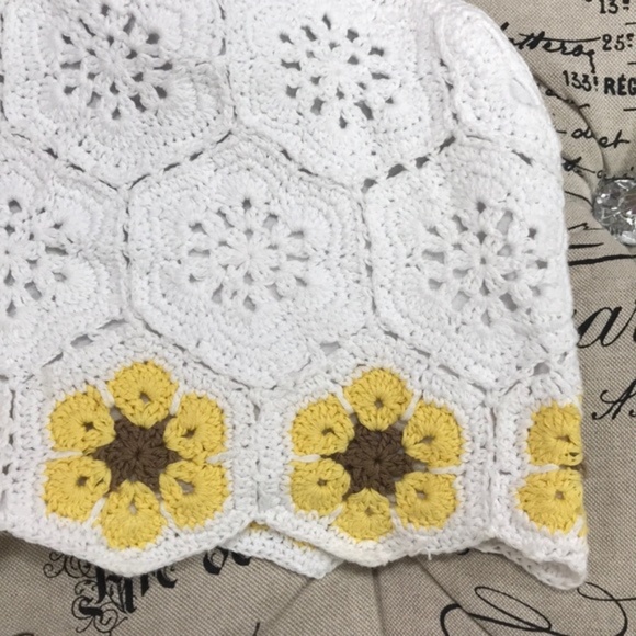 SHOW ME YOUR MUMU Garth Crochet Crop Top - Picture 5 of 7